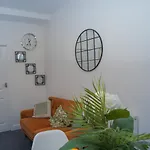 The Private Villa, Northampton Centre, 9 Beds, 5 Bedrooms, Sleeps 12