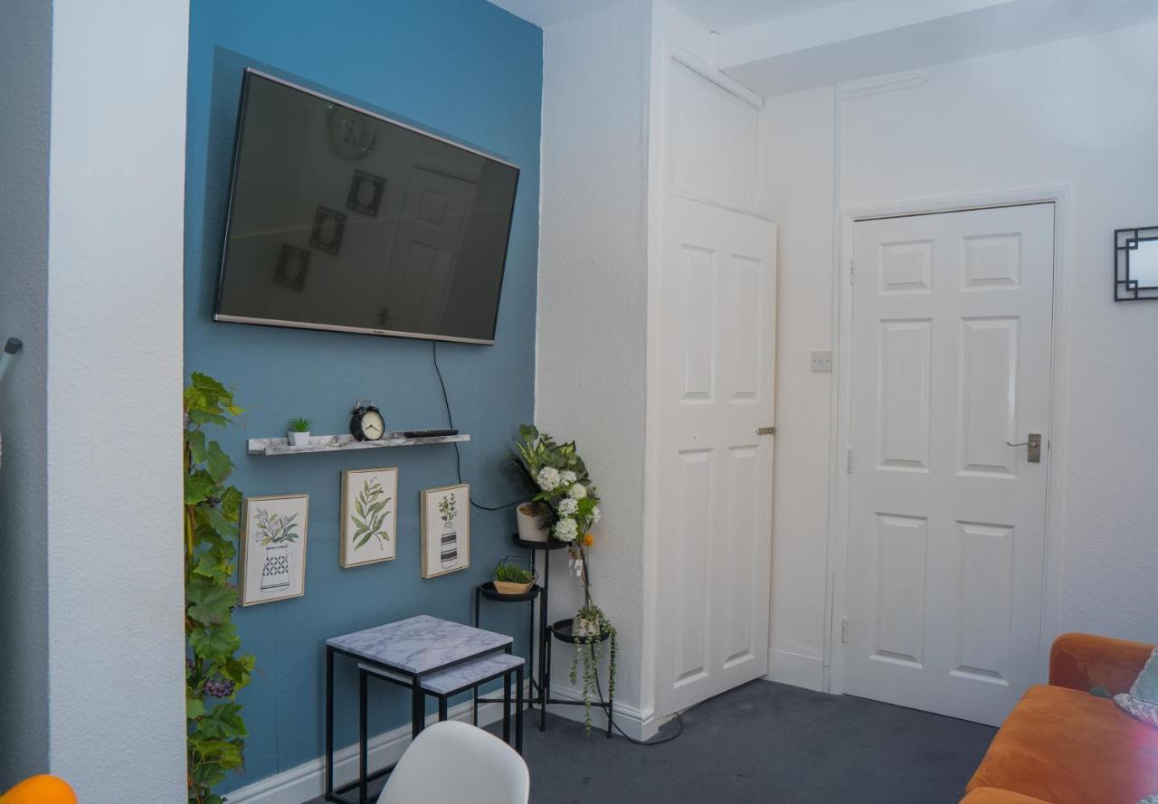 The Private Villa, Centre, 9 Beds, 5 Bedrooms, Sleeps 12 Сasa de vacaciones Northampton